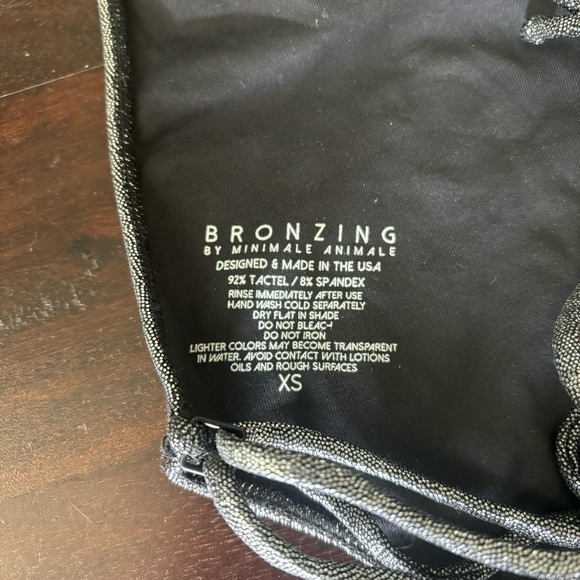 Minimale Animale one piece - Picture 3 of 5